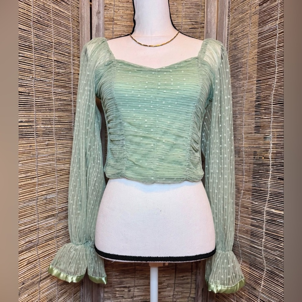 NWOT LOVE by DESIGN Delicate Green Ruched Women's Top - Crop